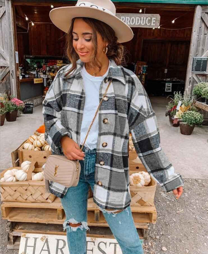 Modischer Oversize Cardigan Kurz