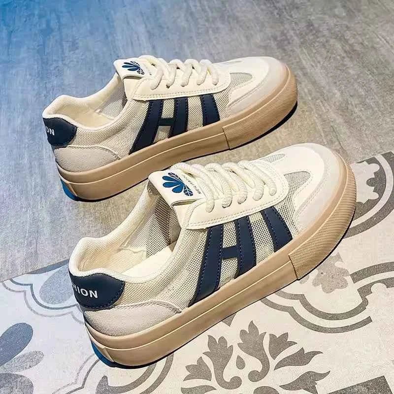 Bequeme Sneaker Mit Schnürsenkeln - IdealeKleiden