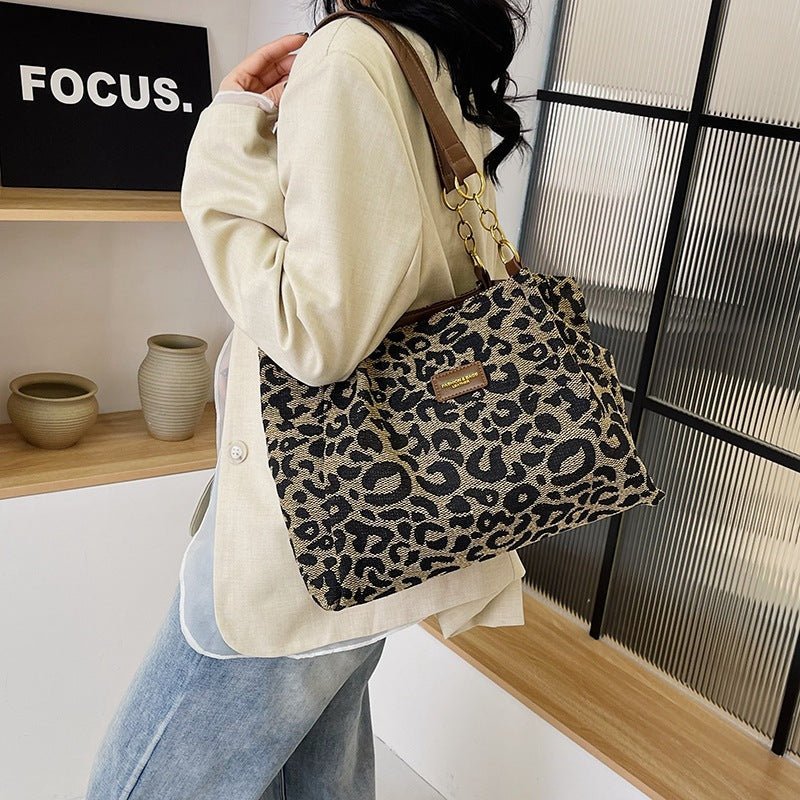 Stylische Leoparden-Tasche mit Kunstleder-Griffen