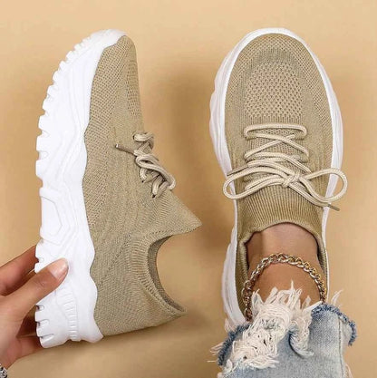 Stilvolle Plateau Sneaker