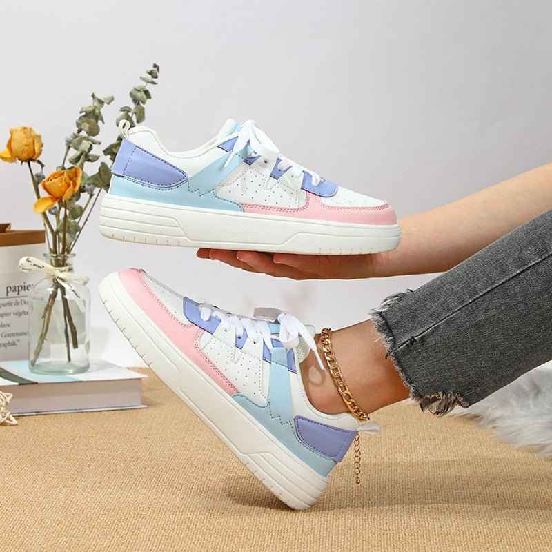 Ruby - Retro Sneaker mit dicken Sohlen und bunten Akzenten