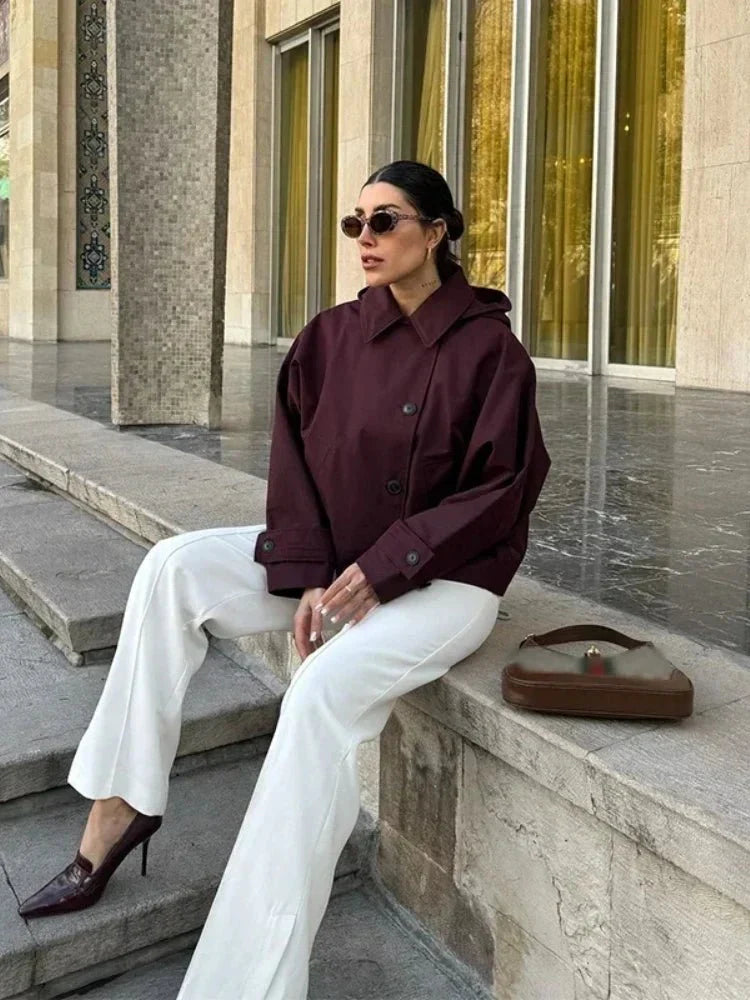 Stylischer Trenchcoat mit Kapuze