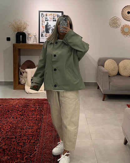Praktische Windbreaker Jacke mit Kapuze