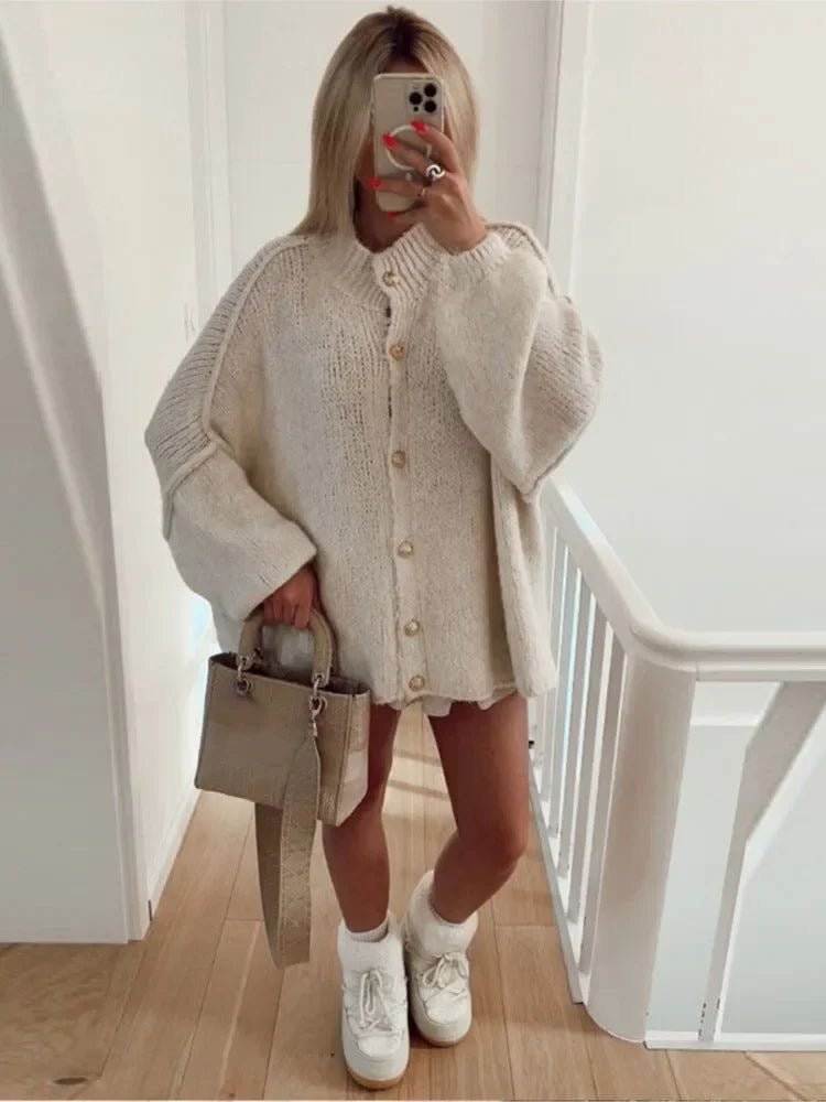 Langweiliger Cardigan wurde zu: 
Eleganter Damen Cardigan
