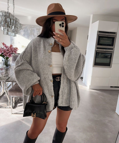 Langweiliger Cardigan wurde zu: 
Eleganter Damen Cardigan
