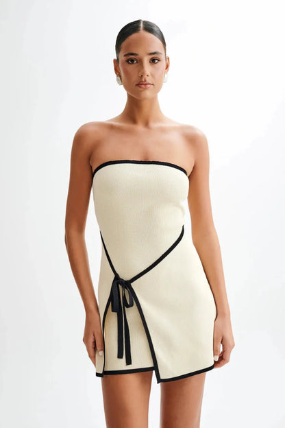 Sommer Minikleid Schulterfrei Strick Design - IdealeKleiden