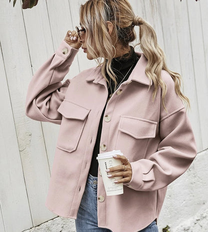Stylische Kurzjacke Mit Knöpfen