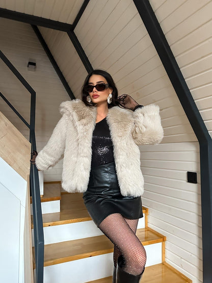 Modische Faux-Fur-Jacke Elegant & Chic