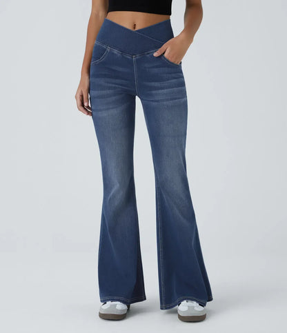 Hochtaillierte Frauenjeans Ausgestellt