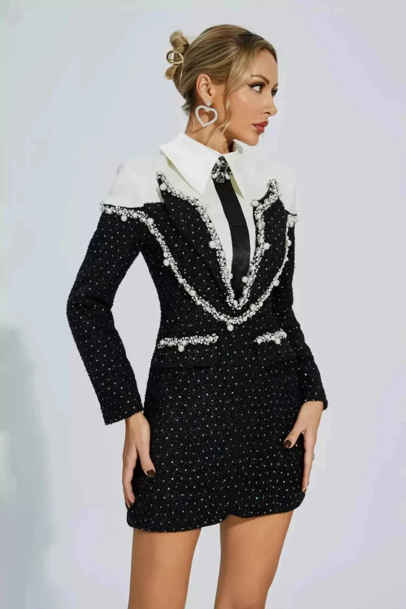 Chic Minikleid Bouclé Tailliert mit Perlen und Kragen